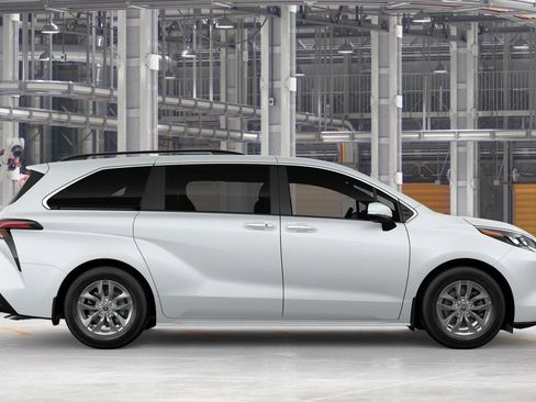 New 2026 Toyota Sienna XLE AWD/4WD image 14