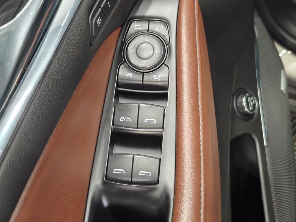 Used 2018 Buick Enclave Avenir w/ Avenir Technology Package AWD/4WD image 57