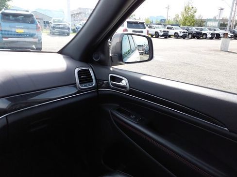 Used 2017 Jeep Grand Cherokee Trailhawk w/ Trailhawk Luxury Group AWD/4WD image 19