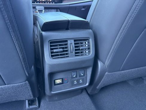 Used 2024 Nissan Rogue Platinum w/ Platinum Premium Package AWD/4WD image 11