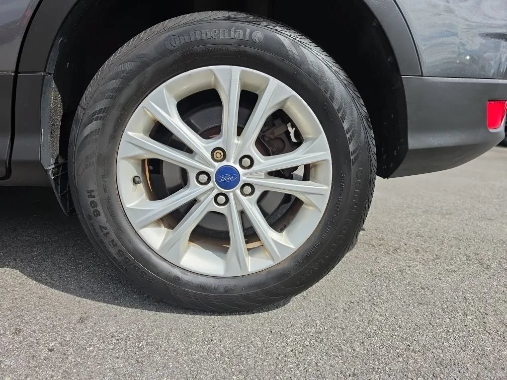 Used 2017 Ford Escape SE FWD image 11
