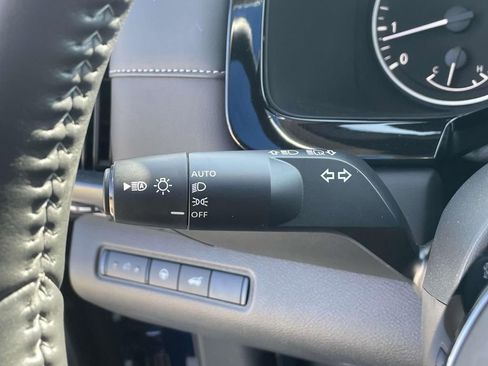 Used 2024 Nissan Pathfinder SL w/ SL Premium Package image 25