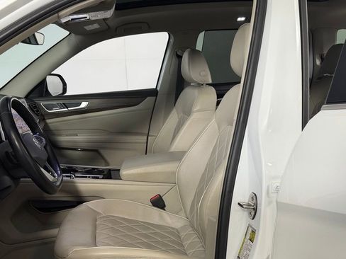 Used 2024 Volkswagen Atlas SEL Premium R-Line image 24