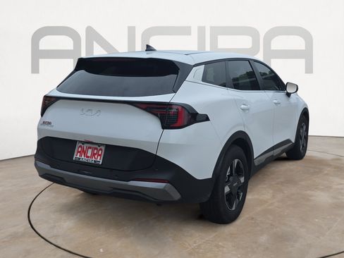 Certified 2026 Kia Sportage LX w/ LX Convenience Package FWD image 8