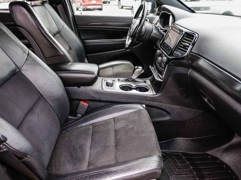 Used 2020 Jeep Grand Cherokee Altitude AWD/4WD image 19