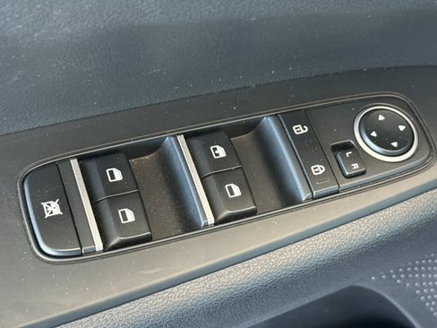 Used 2023 Kia Forte LXS FWD image 18