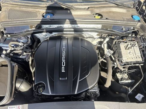 Used 2020 Porsche Macan image 36