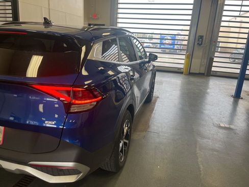 Used 2025 Kia Sportage EX w/ Premium Package image 7