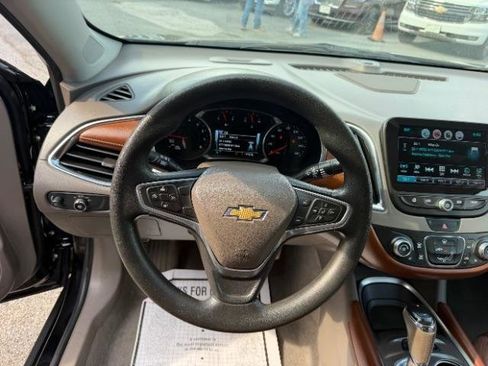 Used 2016 Chevrolet Malibu LT w/ Leather Package FWD image 17