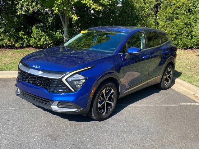 Used 2023 Kia Sportage EX FWD image 3