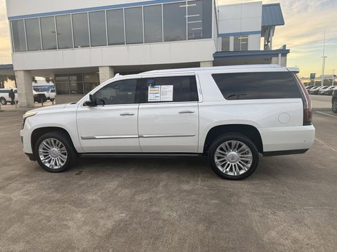 Used 2018 Cadillac Escalade ESV Platinum image 16