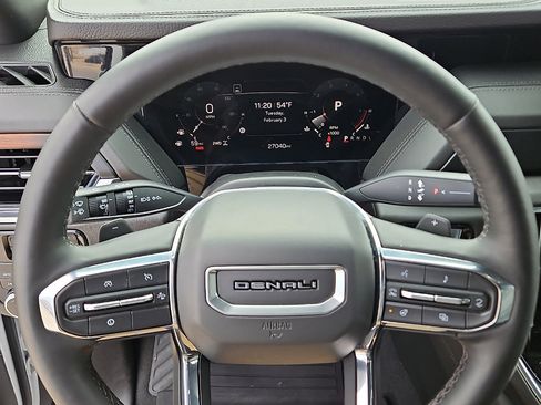 Used 2025 GMC Yukon Denali image 18