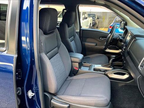 Certified 2023 Nissan Frontier SV w/ Technology Package AWD/4WD image 9