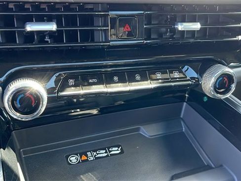 New 2026 Chevrolet Suburban Premier w/ Sun And Tow Package image 18