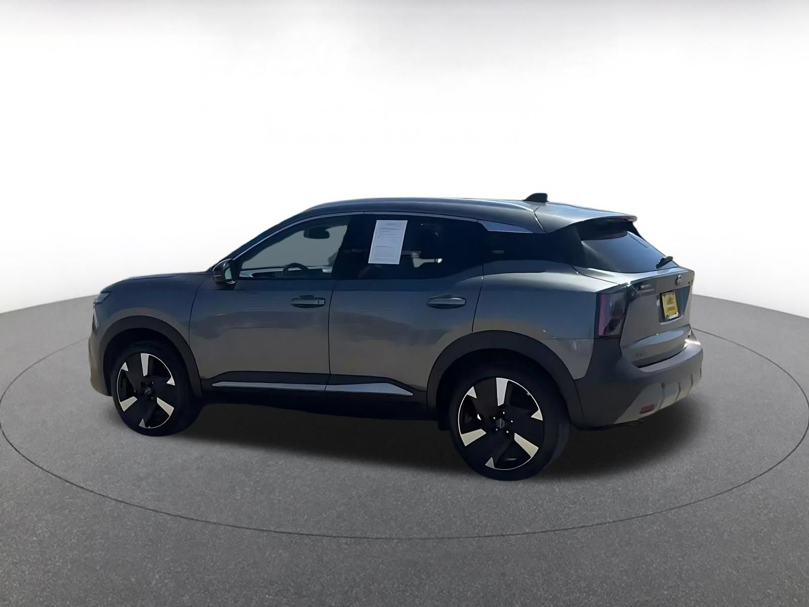 Used 2026 Nissan Kicks SR AWD/4WD image 4