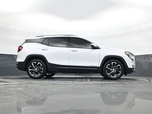 Used 2024 GMC Terrain SLT image 24