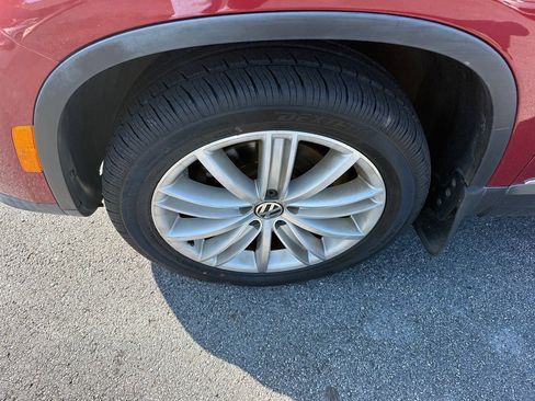 Used 2014 Volkswagen Tiguan SE AWD/4WD image 10