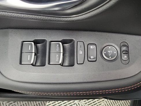 Certified 2025 Honda HR-V Sport image 19