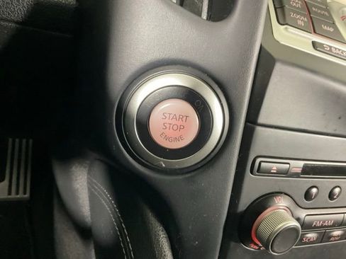 Used 2017 Nissan 370Z Touring image 16