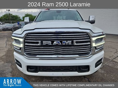 Used 2024 RAM 2500 Laramie AWD/4WD image 3