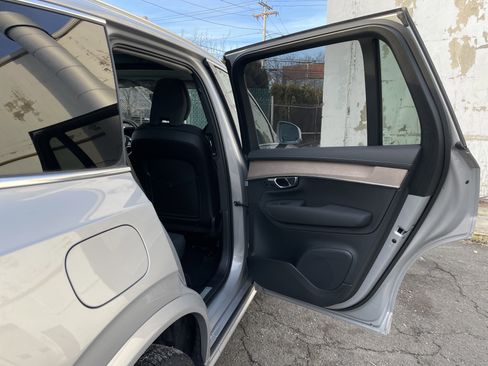 Used 2025 Volvo XC90 B6 Plus image 15