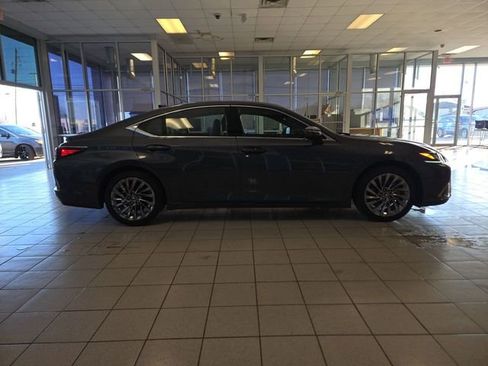 Used 2025 Lexus ES 350 Ultra Luxury image 9