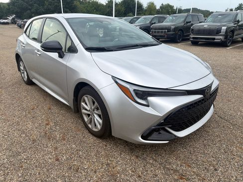 Used 2026 Toyota Corolla SE FWD image 3