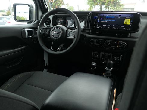 Used 2024 Jeep Wrangler Unlimited Sport AWD/4WD image 26