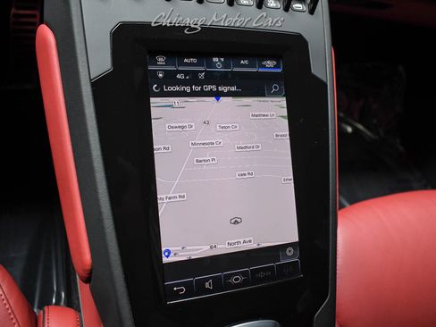 Used 2020 Lamborghini Huracan EVO image 14