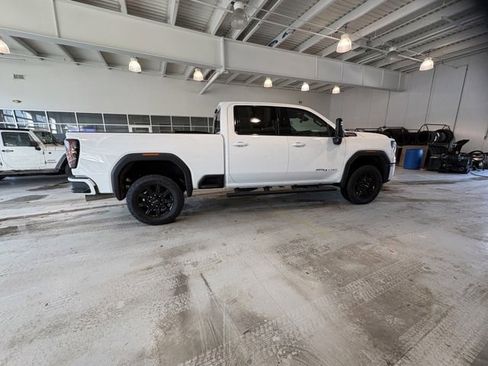 Used 2025 GMC Sierra 3500 AT4 w/ AT4 Premium Plus Package image 6