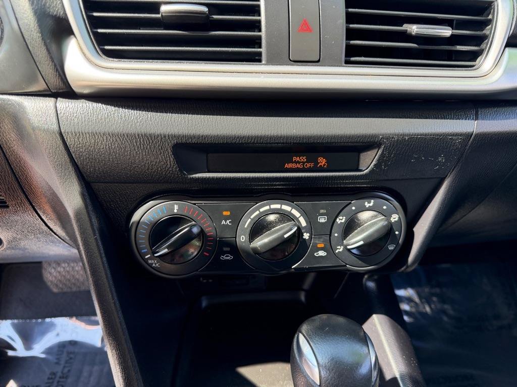 Used 2018 MAZDA MAZDA3 Sport FWD image 35