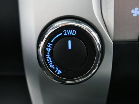 Used 2018 Toyota Tundra SR5 AWD/4WD image 28