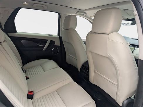Used 2024 Land Rover Discovery Sport S image 7
