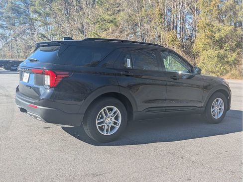 New 2026 Ford Explorer Active w/ Active Comfort Package image 5