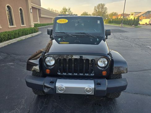 Used 2012 Jeep Wrangler Sahara w/ Connectivity Group AWD/4WD image 15