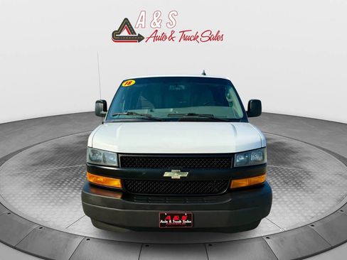 Used 2018 Chevrolet Express 3500 Extended w/ Driver Convenience Package image 2