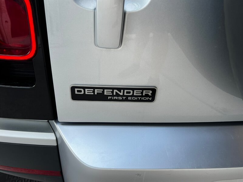 Used 2020 Land Rover Defender 110 First Edition AWD/4WD image 8