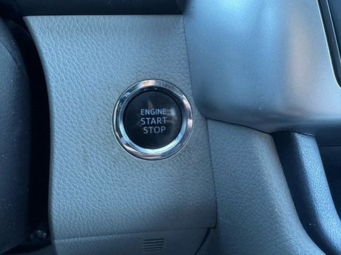 Used 2015 Toyota Highlander XLE image 30