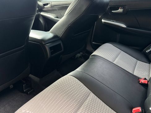 Used 2012 Toyota Camry SE FWD image 8