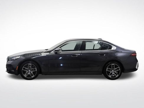 Used 2026 BMW 540i xDrive w/ Premium Package AWD/4WD image 2