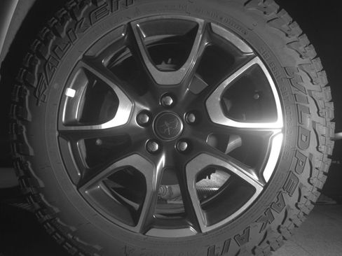 Used 2025 Jeep Compass Trailhawk AWD/4WD image 17