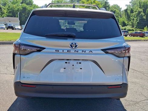 Certified 2025 Toyota Sienna XLE FWD image 24