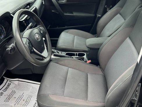 Used 2018 Toyota Corolla LE FWD image 13