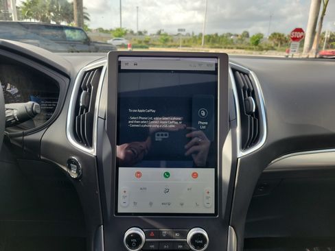 Used 2022 Ford Edge Titanium AWD/4WD image 23