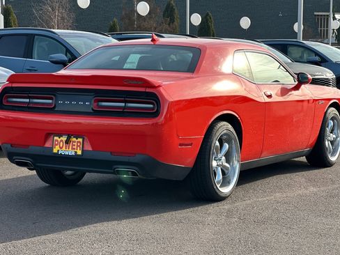 Used 2018 Dodge Challenger SXT Plus image 4