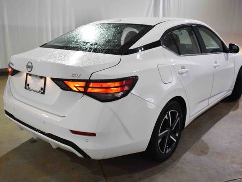 Used 2024 Nissan Sentra SV image 9