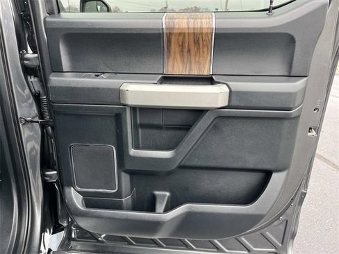 Used 2019 Ford F150 Lariat w/ Trailer Tow Package image 25