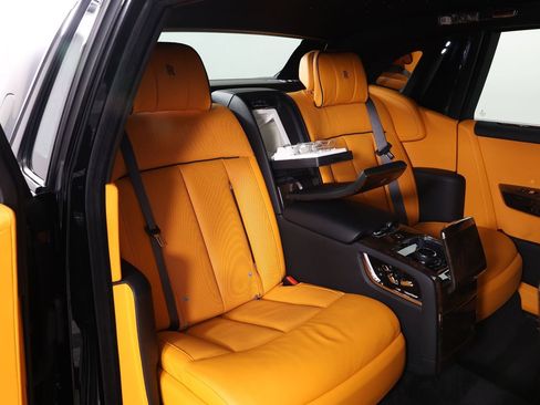 Certified 2024 Rolls-Royce Phantom Extended Wheelbase w/ The Phantom Package image 36