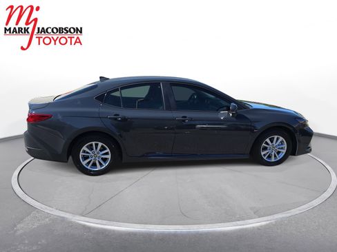 Used 2025 Toyota Camry LE w/ Convenience Package FWD image 4