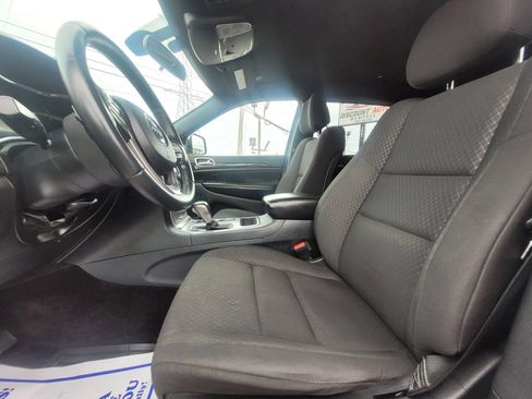 Used 2018 Jeep Grand Cherokee Laredo AWD/4WD image 7